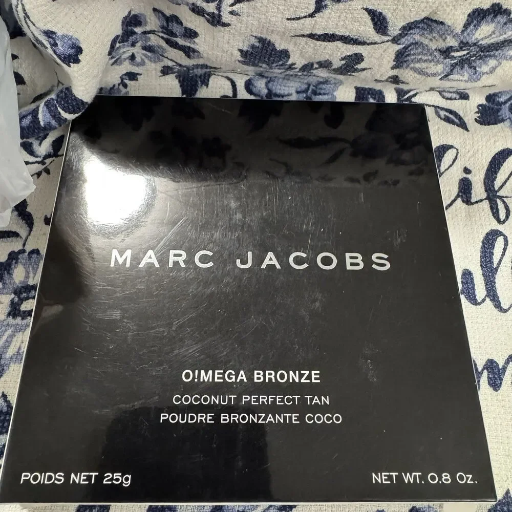 Marc Jacobs O!Mega Bronze Coconut Perfect Tan Matte Bronzer - 104 Tan Tastic NIB
